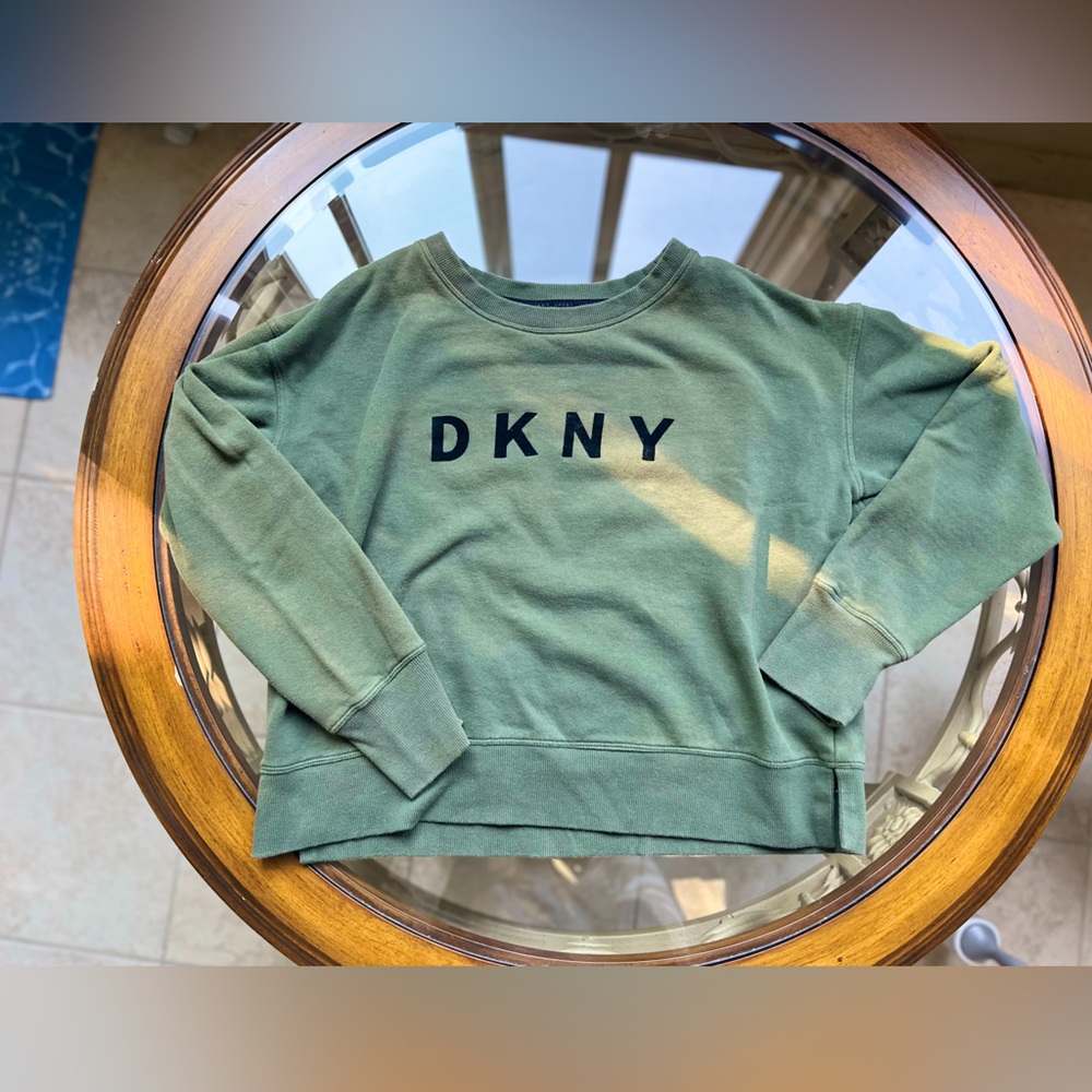 🥝 DKNY 🥝- Cropped Green Sweatshirt Size M Womens